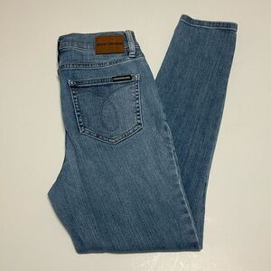 Calvin Klein Skinny Medium Wash Jeans. Size 26